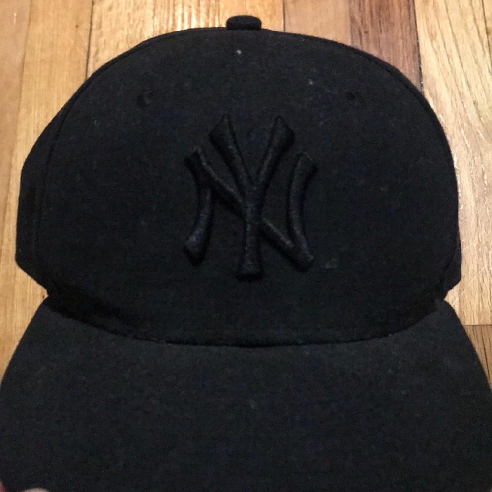 Black Yankees hat